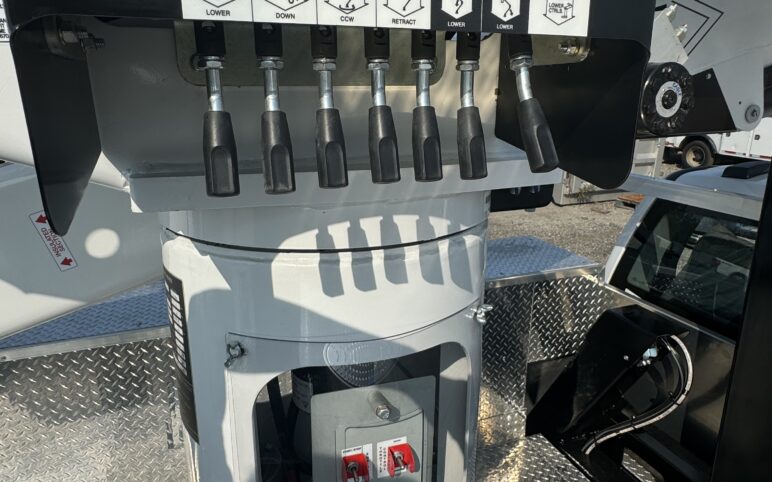 47609_ControlsOnAerial